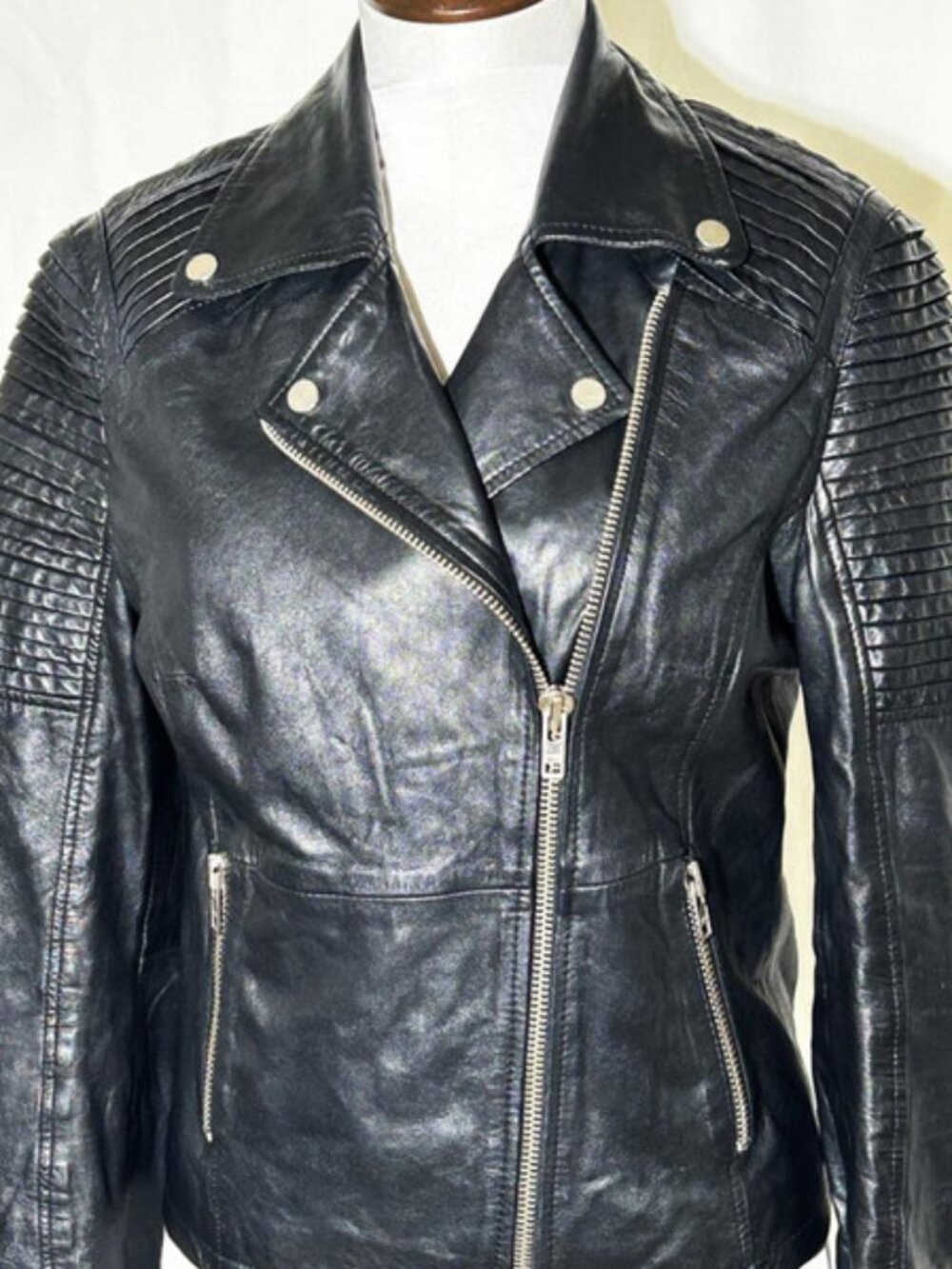 Barney's Original Black Leather Jacket Women's sz Small Moto Pleating Zippers